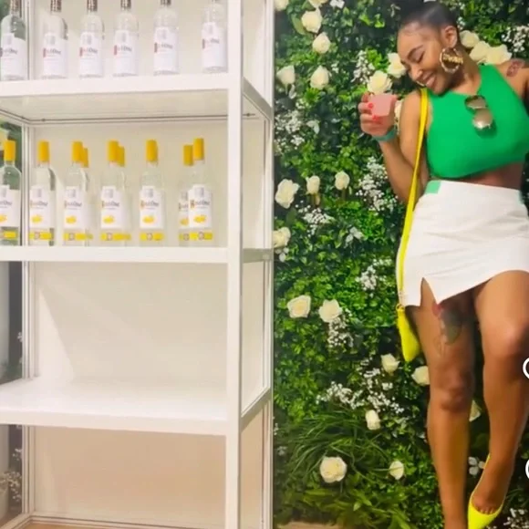 Kate 100 Christian Louboutin Neon Yellow size 38.5 - Picture 10 of 10